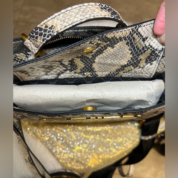 🖤🖤NWT-STEVE MADDEN STUNNING METALLIC BEVELYN SNAKE SATCHEL🖤🖤 - Picture 12 of 14
